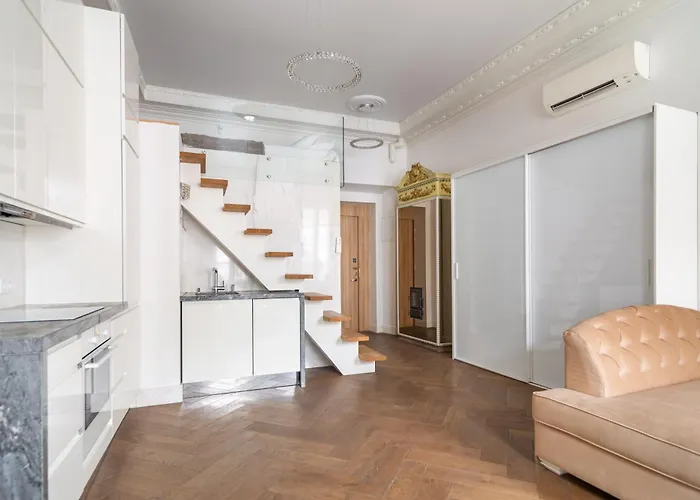 Old Town Luxury Self Check Апартаменты *