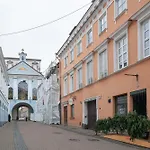 Old Town Luxury Self Check Апартаменти *